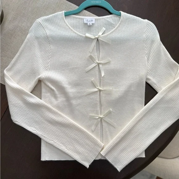 New without tags-Satin Bow Cutout Knit Long Sleeve Top - Le Lis- size medium - Picture 2 of 6